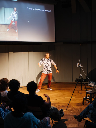 Performance by someone from the audience @ Hyperlink, Waag Futurelab, 2026
